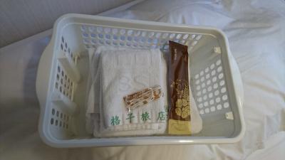 フェイスタオル、バスタオル、歯ブラシなど。