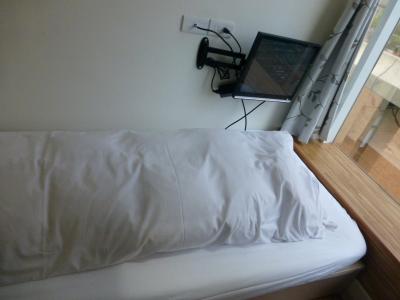 部屋は狭いです