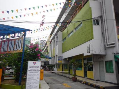 大きな建物で目立つ。