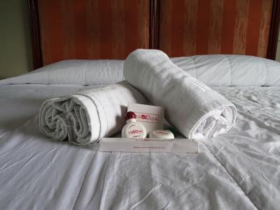 ベッドメイクもリゾートっぽく...