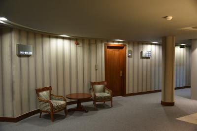 エレベーター前