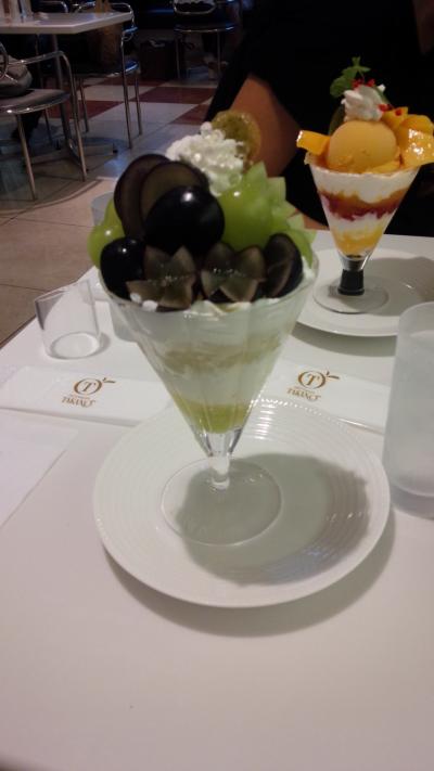 おいしいフルーツパフェ