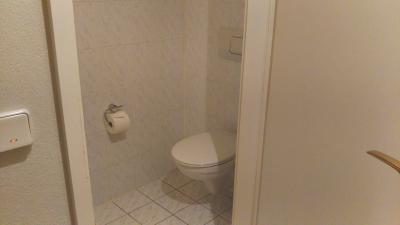 トイレはシャワールームとは別でした