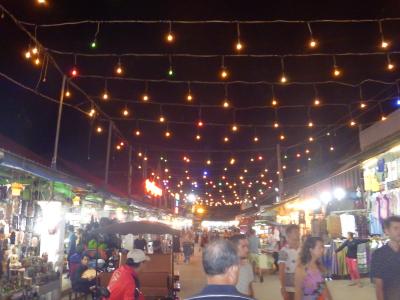 夜のシュムリアップ街歩き 