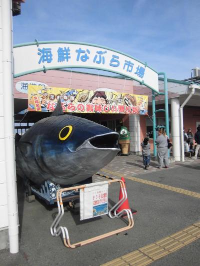 新鮮などんぶりが格安で食べれます。