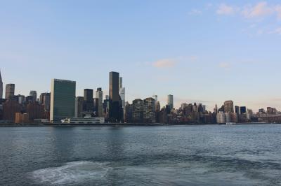 マンハッタンを船上から眺める短時間クルーズ