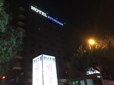 大きなホテルで地下にボーリング場あります。