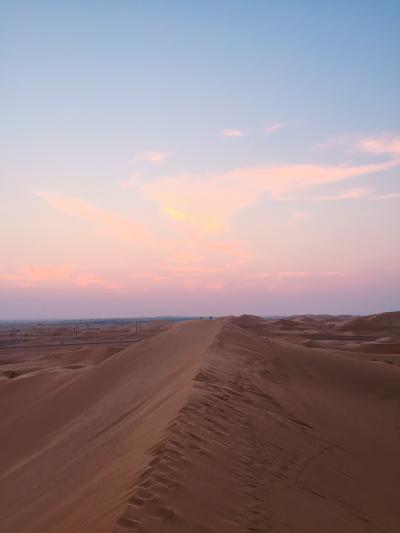 砂漠の夕暮れ