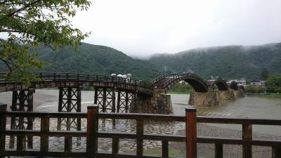 雨の日は滑りやすいのでご注意を！