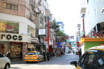 左手にCROCSが見えたら右を見ましょう。