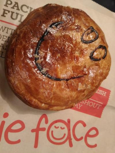 パイフェイスのパイはスマイリー