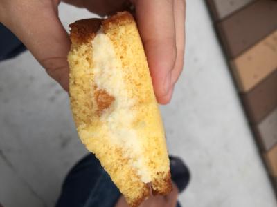 びわカステラに釘付け！