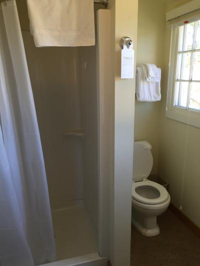 シャワールームとトイレ