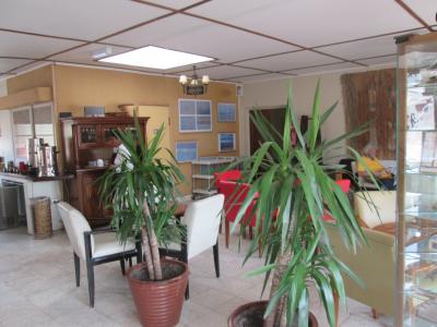 フロント・ロビー