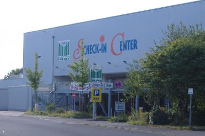 ホテル裏のスーパー