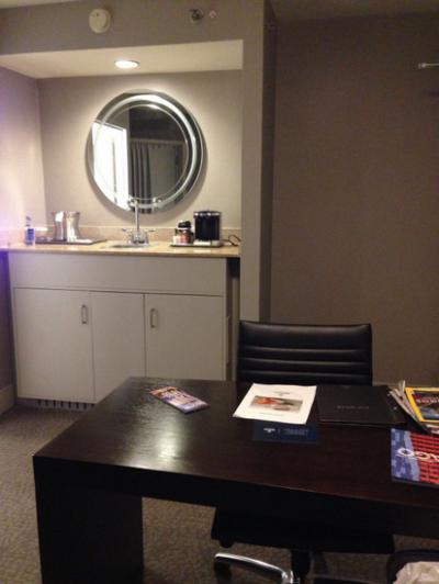 コーヒーマシーンはヒルトン系によくあるタイプ。