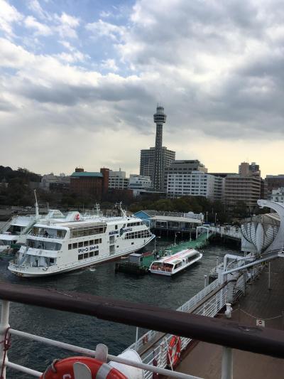 シーバス山下公園下船すぐです。