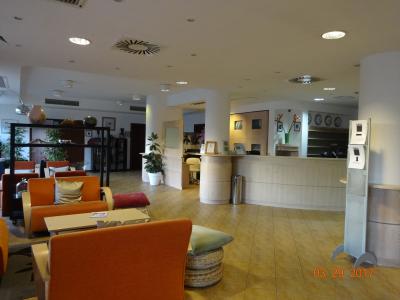 ロビーはこじまりとして宿泊者以外の人の立ち寄りはないようです