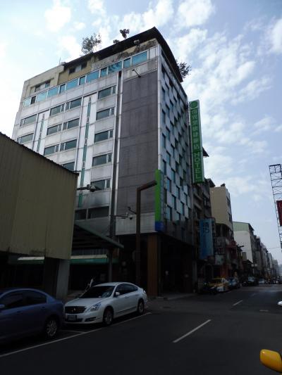 成功路よりホテルを眺める