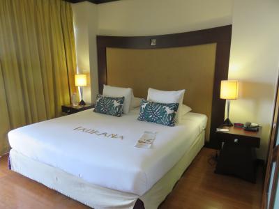 部屋からモーレア島が見れます