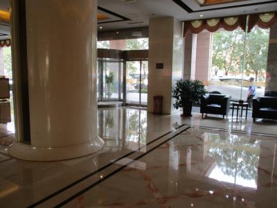 古い感じのロビー