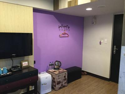 部屋奥側から入口方面