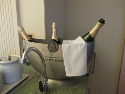 朝シャン　中身はcava