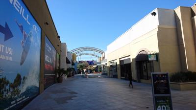 少しさびれたショッピングモール