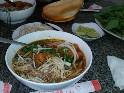 ビーフシシチューのフォーにはパンをつけて！