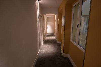 ホテル廊下