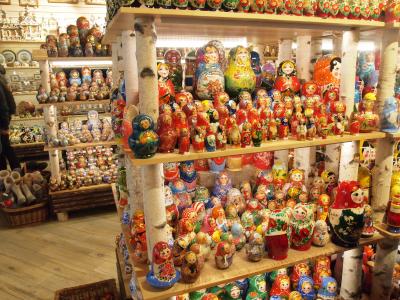 この通り沿いにお店が集約しています。