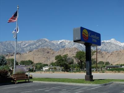 シエラネバダ山脈東部の眺めがいい場所にあるモーテルです