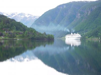 翌朝、大型客船が入ってきた