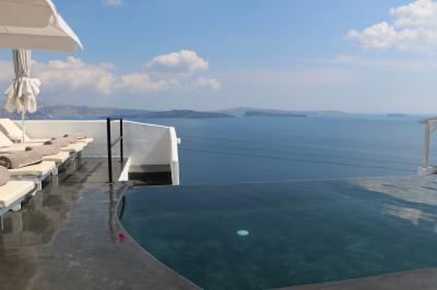 (手前は)インフィニティプール