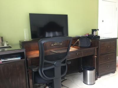 テレビ、冷蔵庫あり