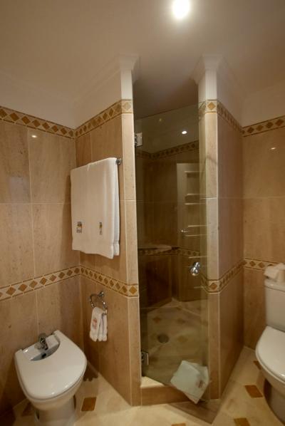 シャワー　トイレが他に２つ