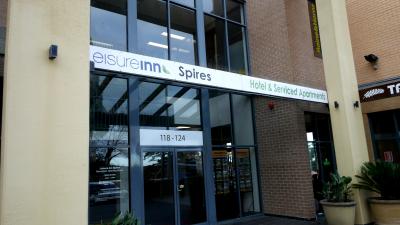 ここのレセプションに鍵を取りに行く