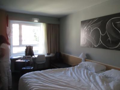 手狭な部屋、設備もイマイチ