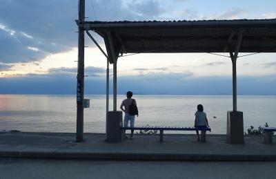 海が一望できる愛媛の絶景駅。