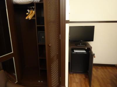 TV、クローク、セキュリティボックス、冷蔵庫、エアコン有