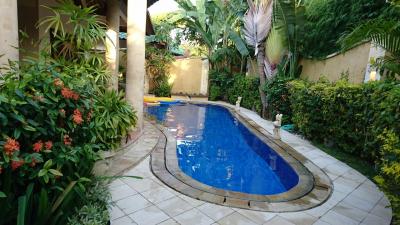 プライベートプール。結構深いのでお子様は要注意。