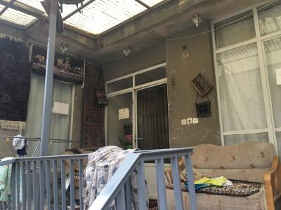 母屋。食事の際だけこちらを利用