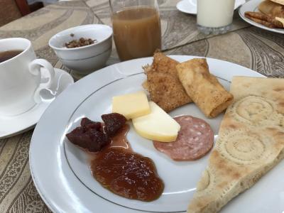 朝ご飯はバイキング式。メニューは豊富です