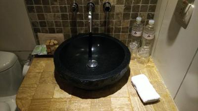 バスルームの洗面シンク