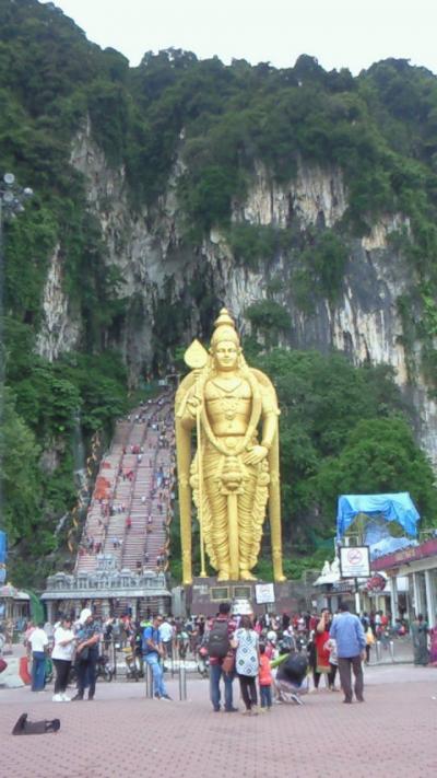 ヒンドゥー教の聖地で洞窟寺院です