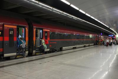 ザルツブルク中央駅へ乗り換えなしで行けるRailjetもあります