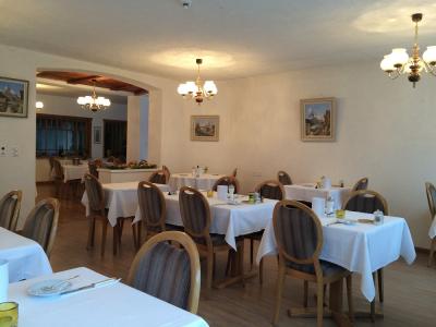 朝食のレストラン