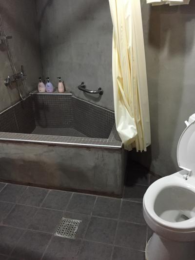 バスタブが広く深いので湯をためるのが大変。