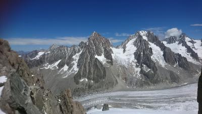 7月でも雪景色