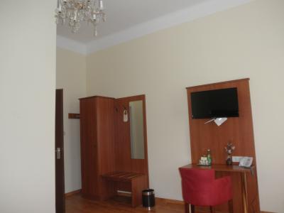 天井が高く、床はフローリング